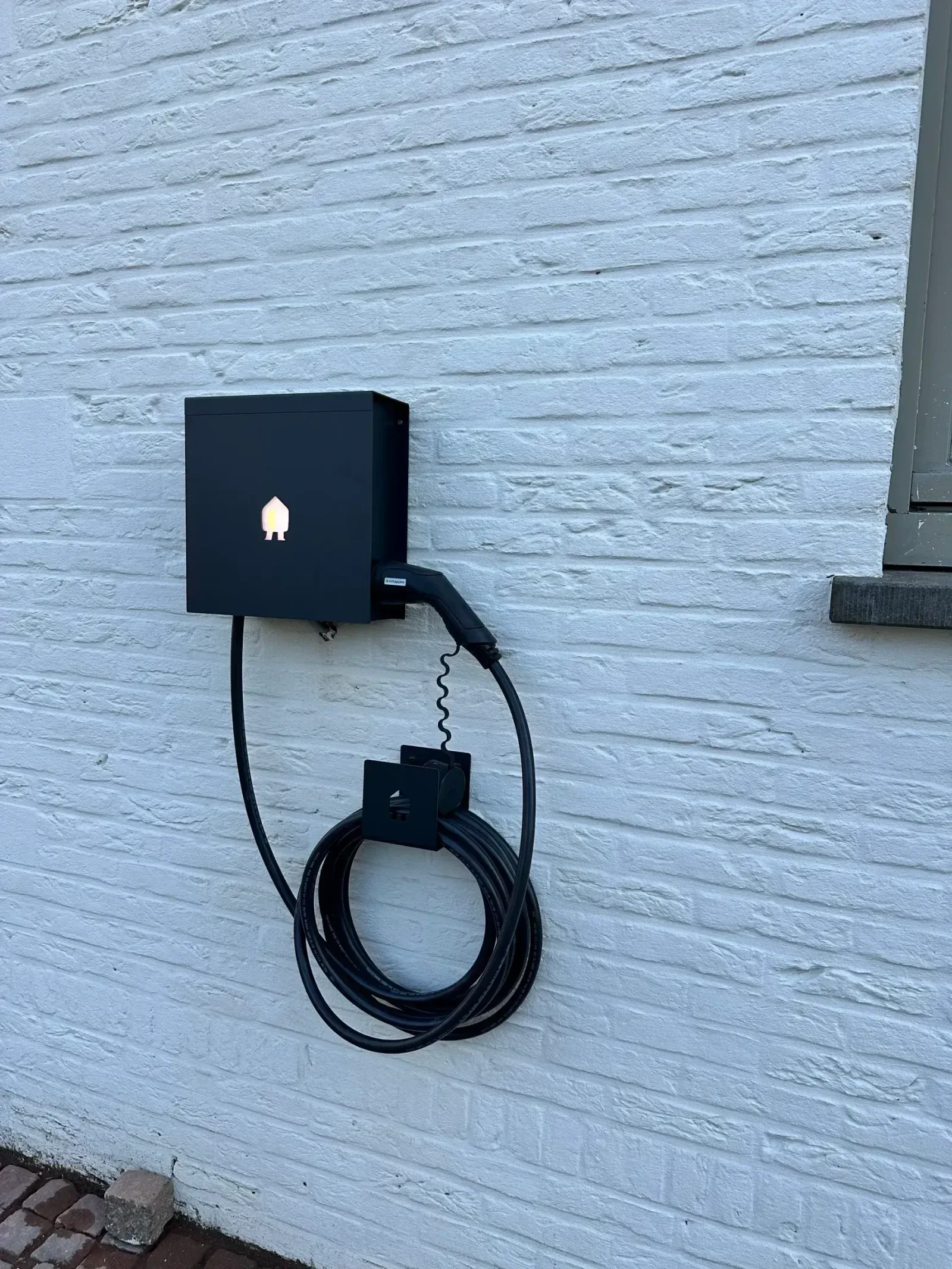 Laadpaal Smappee in Ruiselede, Laadinfrastructuur, realisatie De Groote Innovations, foto 1