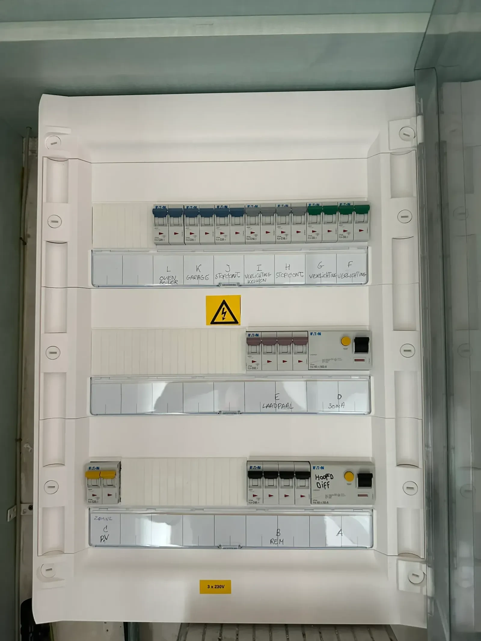 Vernieuwen elektriciteitskast in Drongen, Elektriciteit, realisatie De Groote Innovations, foto 1